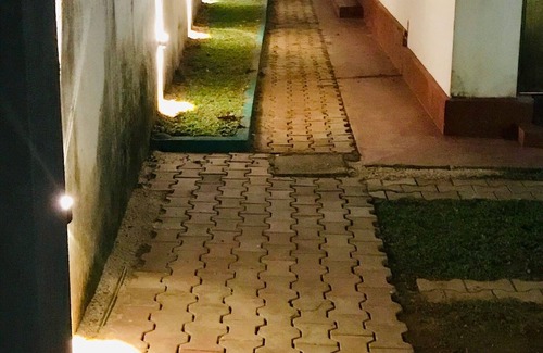 Negombo Villa | CHAMBRE EXÉCUTIVE AVEC BALCON ET LOBBY PRIVÉ