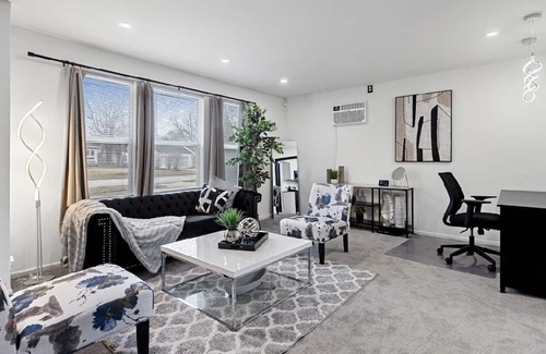 Homewood Maison | Executive suite, work and play ready!!!!