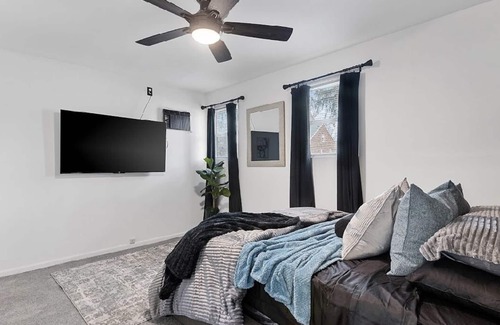 Homewood Maison | Executive suite, work and play ready!!!!