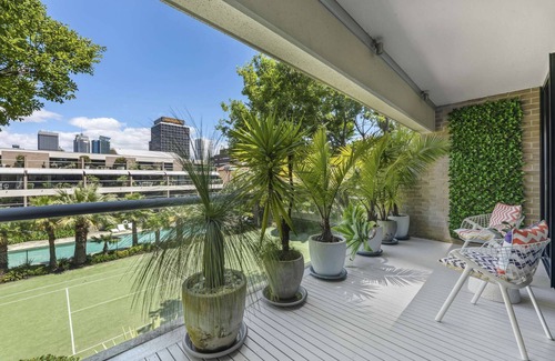 Darlinghurst Appartement | Executive townhouse in garden oasis complex with pool