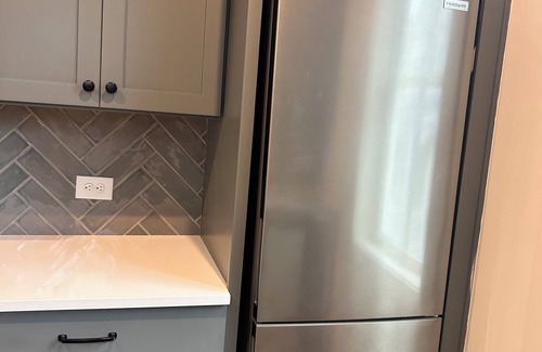McCain Appartement | Executive Upscale 1-bedroom condo with pool and fitness room in awesome Durham.