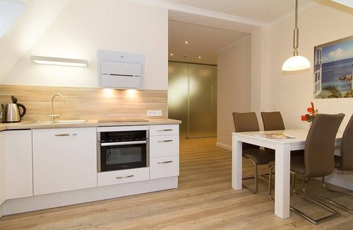 Ostseebad Kuhlungsborn Appartement | Exklusives, Hochwertiges Ferienapartment mit Zwei Balkonen - nur 60 m zum Strand