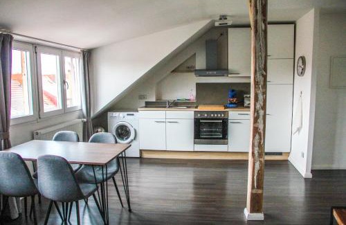 Hohentor Appartement | EXKLUSIVE 2 Zi. Dachgeschosswohnung in Top Lage!