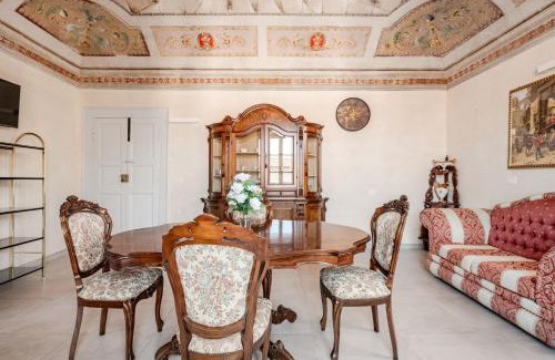 L'Aquila Appartement | EXLUSIVE DOLCEVITA PALAZZO PICALFIERi