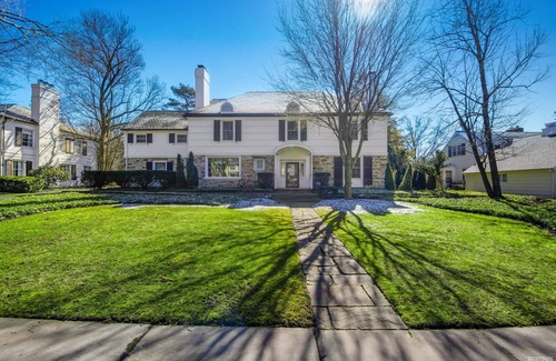Beachwood Maison | Expansive, Elegant Escape with Soulful Touches and Serene Vibes
