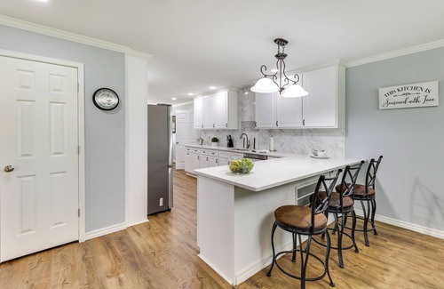 Fayetteville Maison | Expansive Fayetteville Retreat: 11 Mi to U of A!
