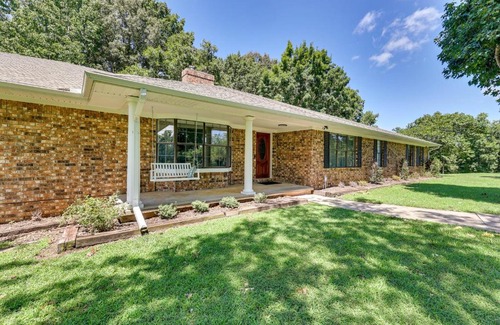 Fayetteville Maison | Expansive Fayetteville Retreat 11 Mi to U of A!