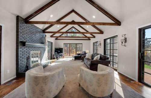 Woodmoor Maison | Expansive Monument Home Hot Tub and Mountain Views!