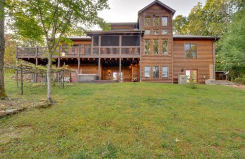 Ellijay Maison | Expansive Mtn-View Ellijay Cabin Private Hot Tub