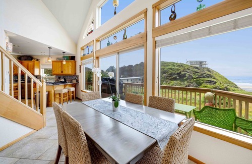 Gleneden Beach Maison | Expansive Ocean Views, Easy Beach Access, Privacy, Hot Tub, Oceanfront!