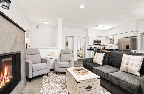 Lincoln Beach Maison | Expansive Ocean Views From Home and Hot Tub, Pet Friendly, Private Deck, Fireplace, Steps From Beach