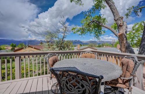 Briargate Maison | Expansive Peak Views, 6BR House, Near USAFA