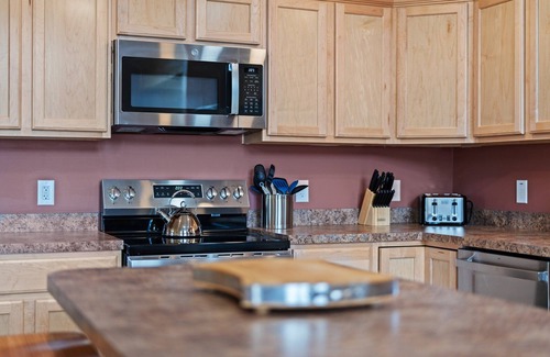 Trumansburg Maison | Expansive Vistas Await!