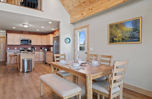 Trumansburg Maison | Expansive Vistas Await!
