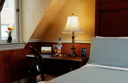 Central Business District Lit Et Petit-Déjeuner | Stay with us and you'll see why we are ranked #1 lodging in Kalamazoo, MI.