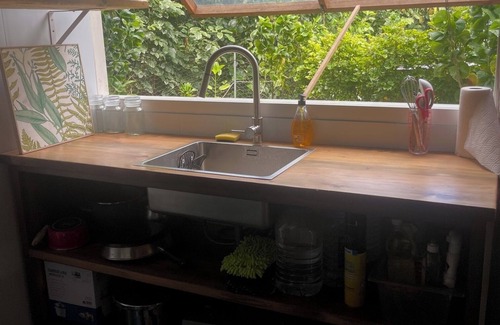 Ha'apiti Lit Et Petit-Déjeuner | Experience Authentic Island Living: Your Home Away from Home in Moorea
