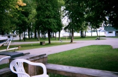 Burt Lake Cabine | Découvrez Burt Lake dans un environnement familial