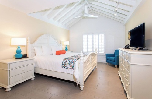 Christiansted Hôtel | Experience Christiansted’s Charm from Stylish and Comfortable Waterfront Room