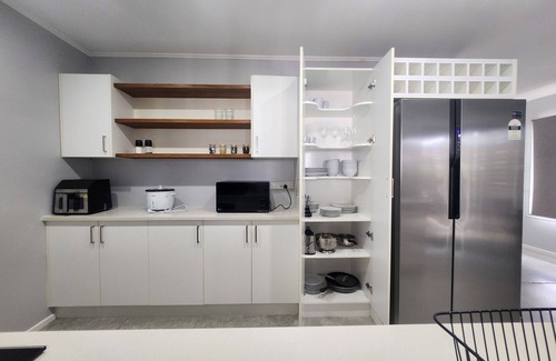 Titirangi Maison | Experience Comfort in Our 3-Bedroom Family Home