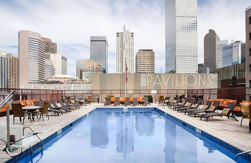 Downtown Denver Hôtel | Experience Denver's Best! Enjoy Outdoor Swimming Pool, Pet-friendly Property!