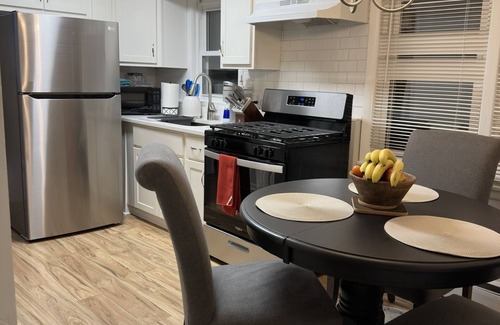 Forest Park Appartement | Experience Forest Park living near Top Places like downtown Chicago