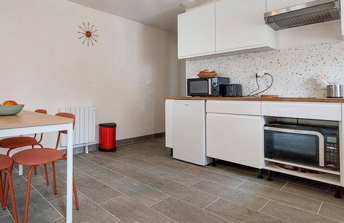 Mortagne-sur-Gironde Appartement | Experience exciting culture in Mortagne-sur-Gironde.