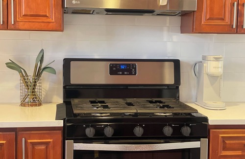 Commack Appartement | New Listing! Experience Our First Vrbo Magic!!!!