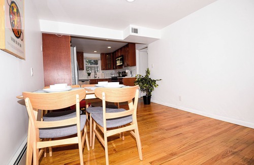 Commack Appartement | New Listing! Experience Our First Vrbo Magic!!!!