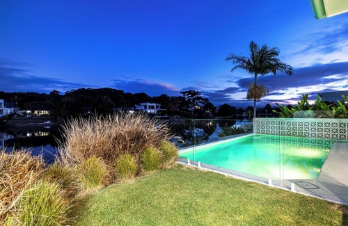 Burleigh Waters Maison | Experience Paradise: Luxury on World's Best Beach