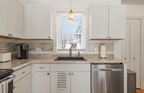 Southern Coast Appartement | Experience Saco in Style: Elegant, Newly Upgraded Home