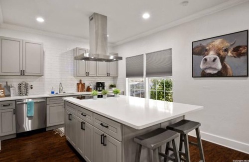 Highland Park Cottage | Experience Serenity in a 4br/3ba Downtown Home