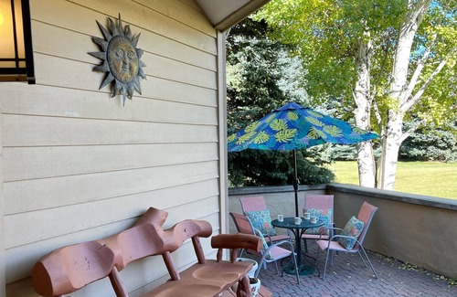 Sun Valley Maison | Spacieux bain à remous extérieur donnant sur GOLF COURSE 5BDRM 5BA CLIMATISE!