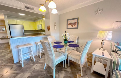 Ocean Drive Copropriété | Experience Tilghman Beach & Racquet 240! Second Row, Pools, Tennis, Close to Main Street!