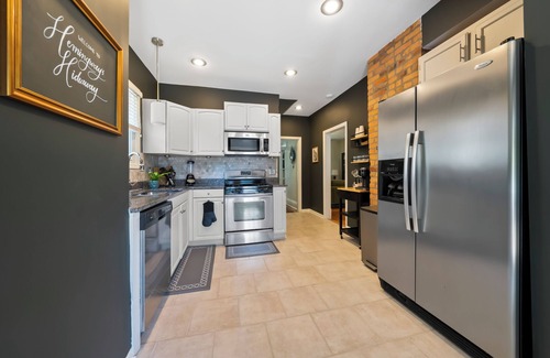 Merion Village Maison | Experience the charm of Hemingway's Hideaway, nestled in the vibrant Merion/German Village.