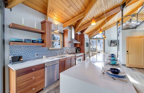 Salt Lake Mountain Resorts Copropriété | Experience the Epitome of Luxury in this Gorgeous Unit with Hot Tub