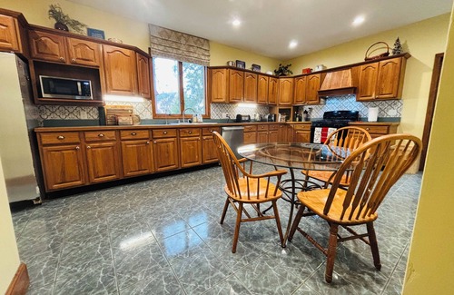 West Roxbury Maison | Experience the history of Boston in the most sought after neighborhood.
