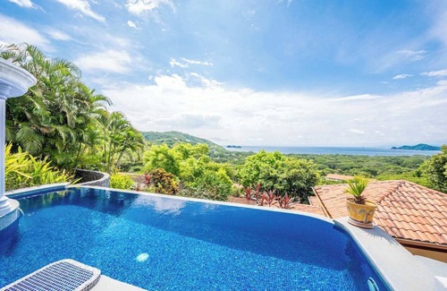 Playa Hermosa Maison | NEW! Elegant Ocean View Home with Private Pool & BBQ in Hermosa Heights