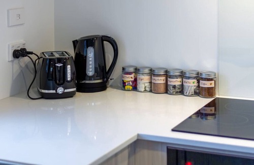 Addington Maison | Explore Addington and CBD 1 Bed w/Carpark