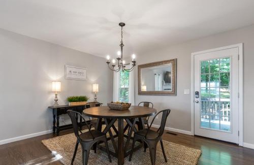 Cartersville Maison | Explore Historic DT In This Cozy Open Air 5BR Stay