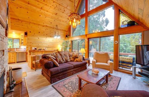 Mount St. Helens Maison | Explore Mt St Helens A-Frame Chalet with Deck!
