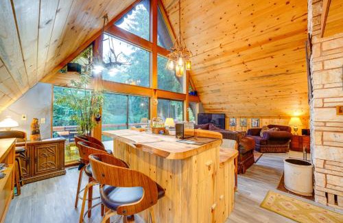 Mount St. Helens Maison | Explore Mt St Helens A-Frame Chalet with Deck!