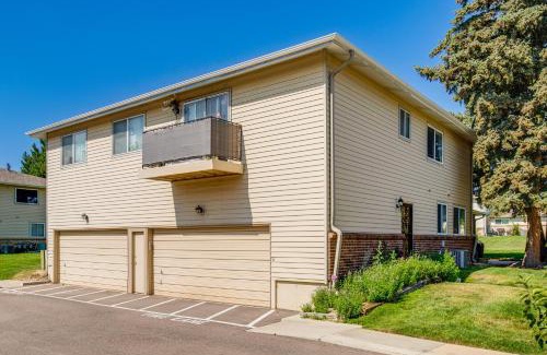 Bear Creek Maison | Explore Red Rocks and Green Mtn Townhome with Pool!