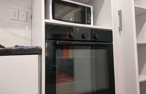 Otara Maison | Explore the Affordable Auckland Vacation Rental in a Quiet Spot - SriPrasar 4BRM