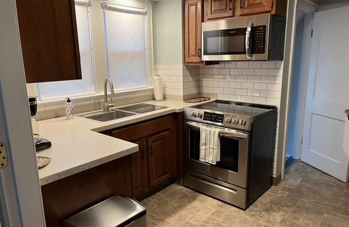 Waterloo Maison | Explore the Finger Lakes Region from this cozy 3-bedroom home near Geneva, NY.