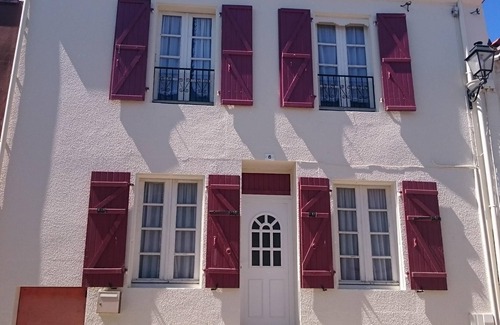 Le Champ-Saint-Pere Maison | EXPLOREZ LE VENDEE DANS CETTE MERVEILLEUSE MAISON DE VILLE. 20 MINUTES DES PLAGES