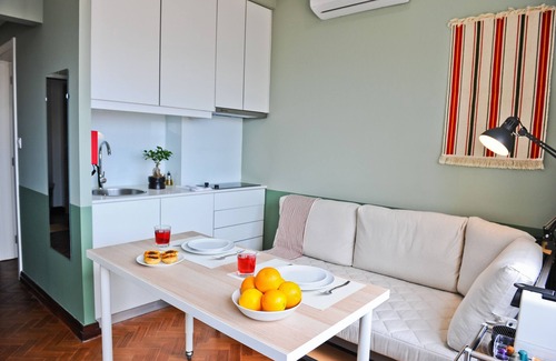 Santo Antonio Appartement | Expresso Martinis in Lisbon by Misha's Place (4c(
