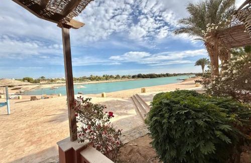 El Gouna Appartement | Exquisite 1BR Chalet with Pool and Beach Front El Gouna