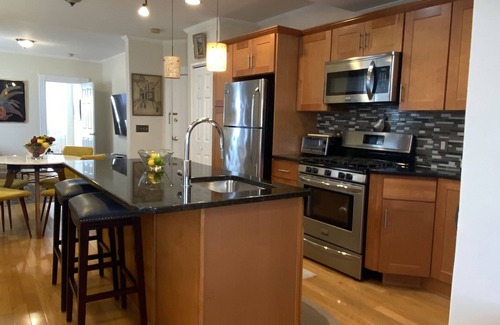 Westfield Appartement | Exquisite 3rd Floor Private Apt with Style