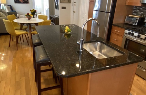 Westfield Appartement | Exquisite 3rd Floor Private Apt with Style