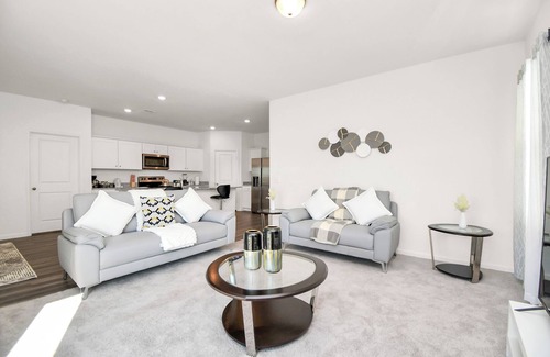 Katy Maison | Exquisite 4-Bedroom Home near Katy Mills – Your Ideal Short-Term Retreat!